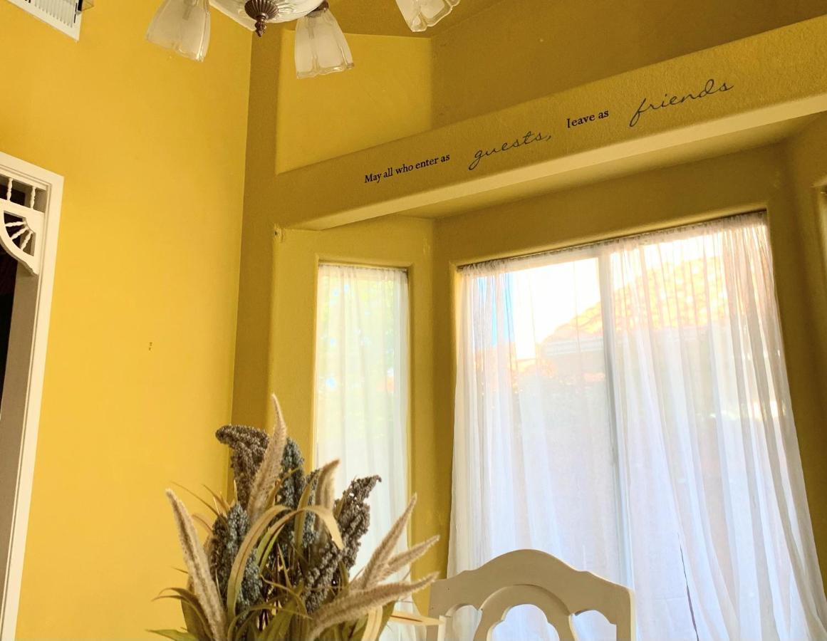 Festive Haven Room Hemet Dış mekan fotoğraf